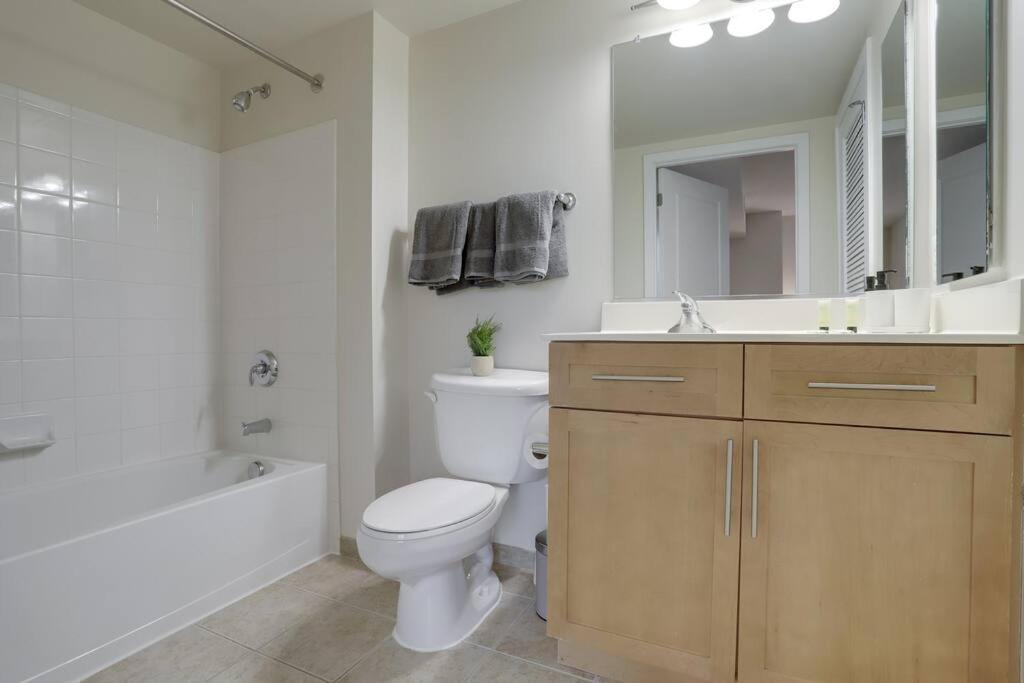 Bright And Cozy Apartment Near Pentagon City Arlington Extérieur photo